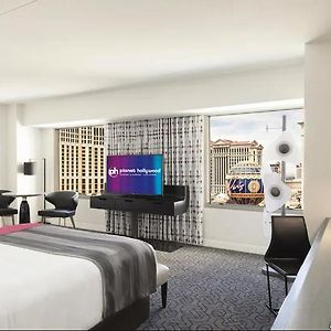 Ultra Panorama Suite 2 Queen Beds 1 King Bedroom